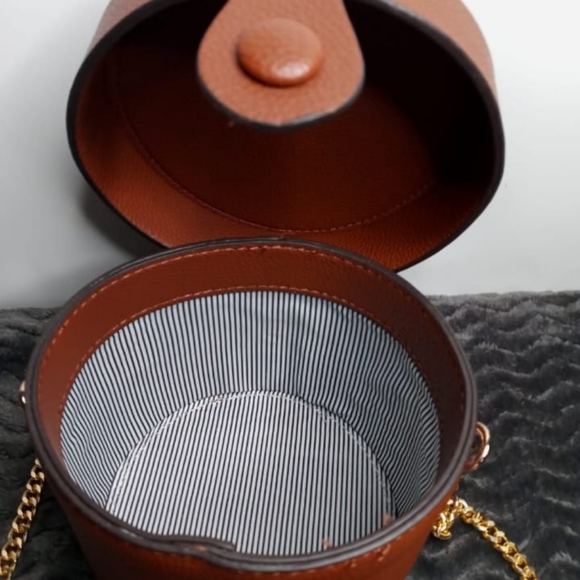 Cylinder handbag - Picture 3 of 4